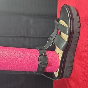 Naked feet leather sandals